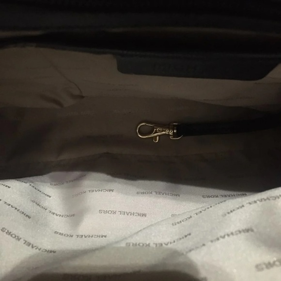 Michael Kors handbag - Picture 5 of 7
